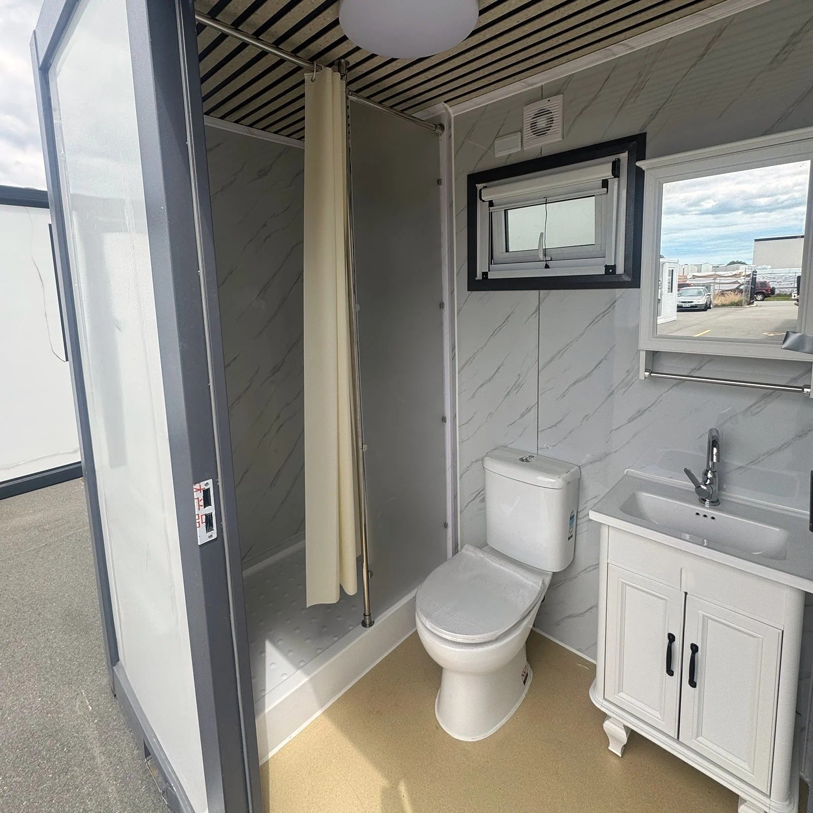 Toilet & Shower